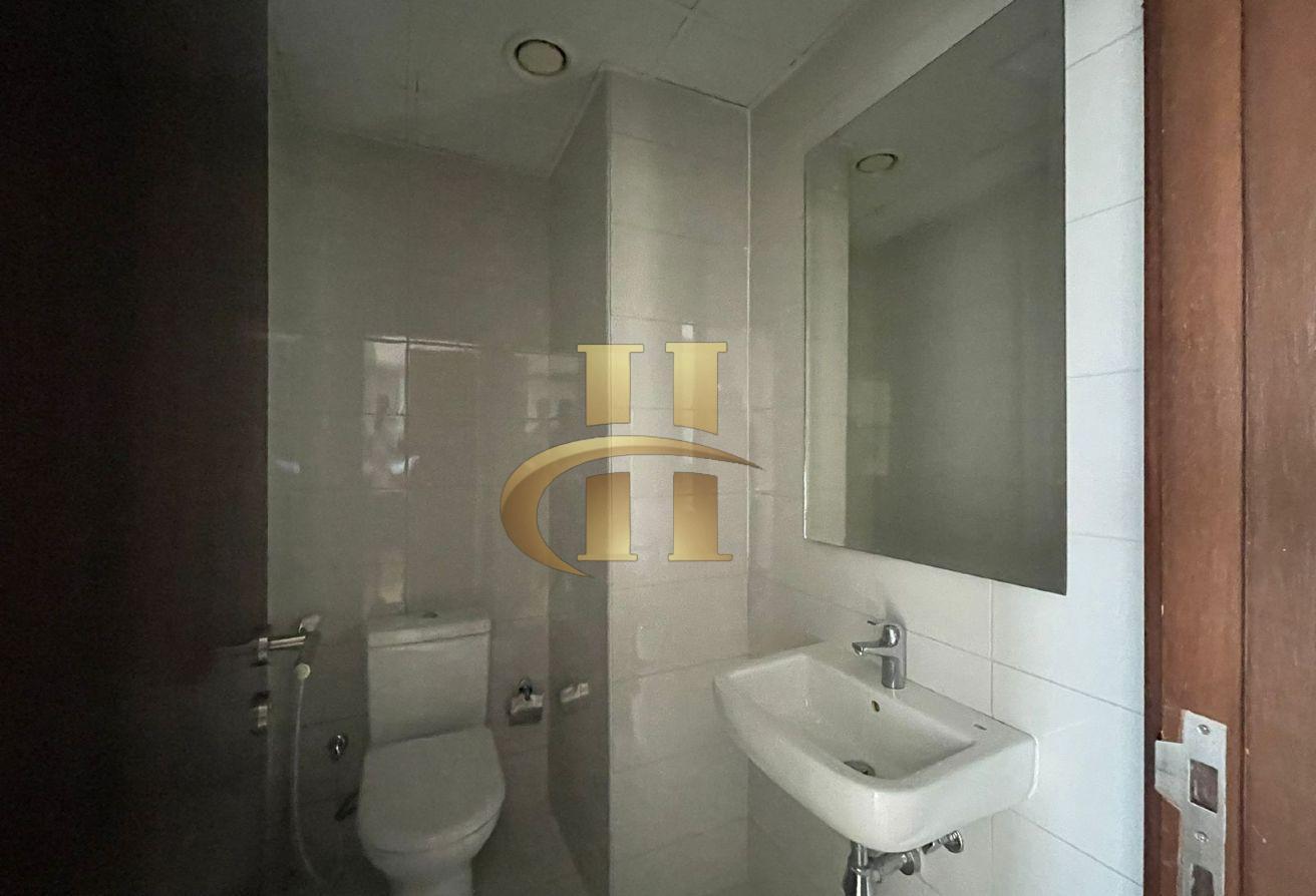 High Floor | Park View | Prime Location photo 9