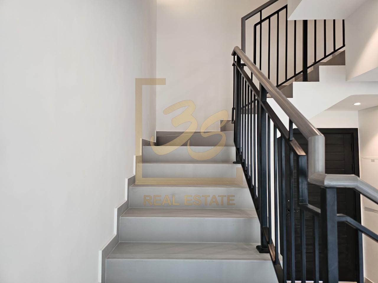ON THE PARK | SPACIOUS 4BR | VACANT by 241773 