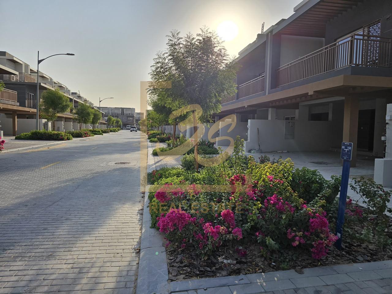 ON THE PARK | SPACIOUS 4BR | VACANT by 241773 