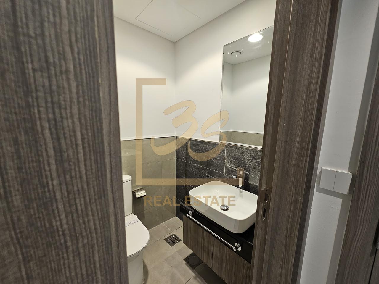 ON THE PARK | SPACIOUS 4BR | VACANT by 241773 