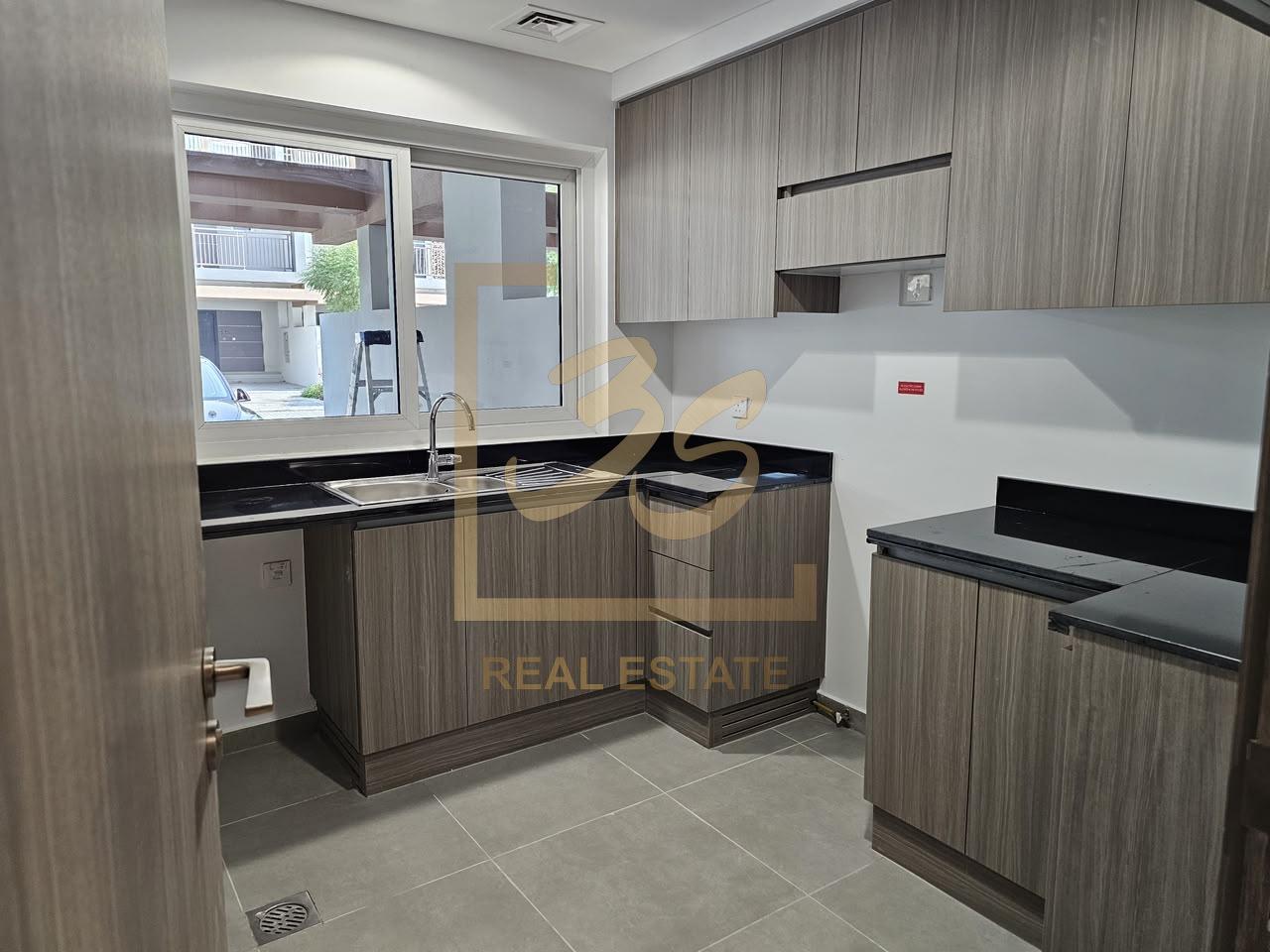ON THE PARK | SPACIOUS 4BR | VACANT by 241773 