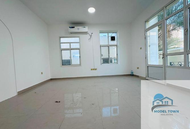 114614615 - Property Image 3