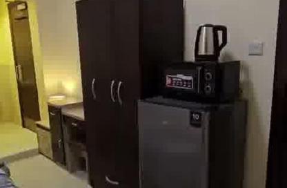 Apartment - Studio - 1 Bathroom for rent in Al Rumailah building - Al Rumailah 2 - Al Rumaila - Ajman Apartment - Studio - 1 Bathroom for rent in Al Rumailah building - Al Rumailah 2 - Al Rumaila - Ajman