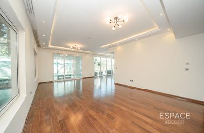 Villa - 4 - 5 for rent in Legacy Nova Villas - District 9 - Jumeirah Park - Dubai