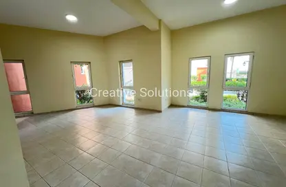 شقة - 2 غرف نوم - 4 حمامات للايجار في طراز حديث - ديسكفري جاردنز - دبي