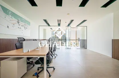 مكتب - استوديو للايجار في B2B  برج - الخليج التجاري - دبي