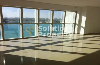 Apartment - 2 Bedrooms - 3 Bathrooms for rent in RAK Tower - Marina Square - Al Reem Island - Abu Dhabi
