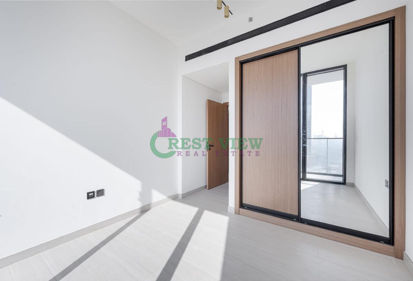 CORNER UNIT | OPEN VIEW | NEAR TO EXIT photo 6