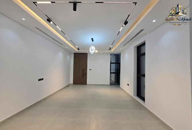 142862975 - Property Image 3