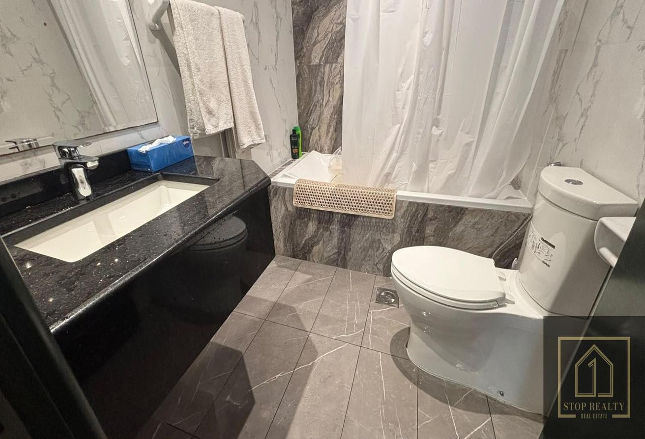 SPACIOUS UNIT | FULLY FURNISHED | VACANT NOW photo 10
