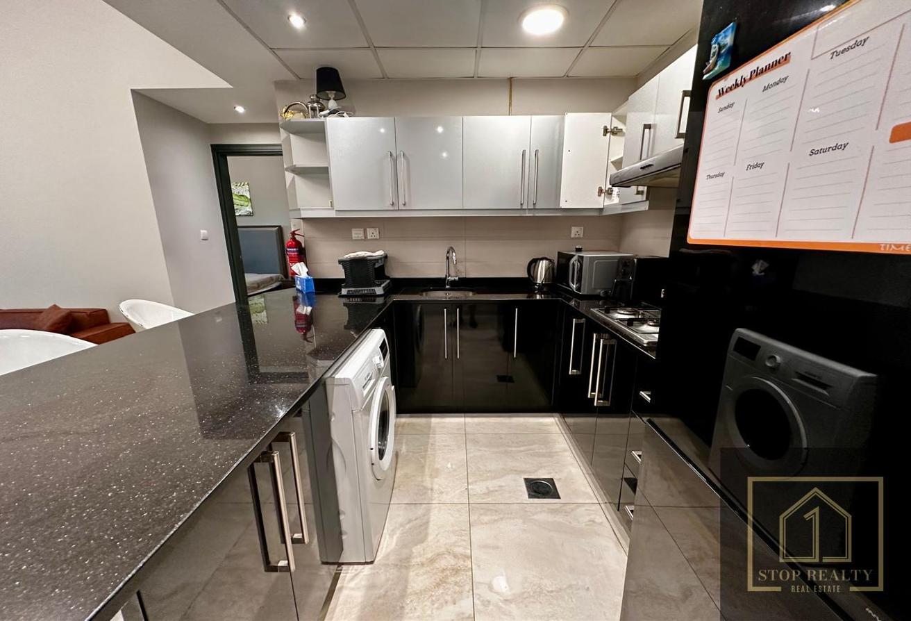 SPACIOUS UNIT | FULLY FURNISHED | VACANT NOW photo 8