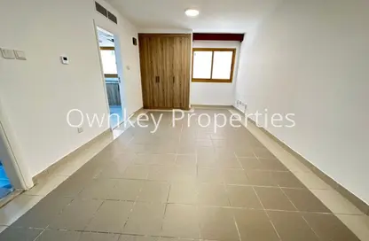 Apartment - Studio - 1 Bathroom for rent in Mankhool Building - Mankhool - Bur Dubai - Dubai