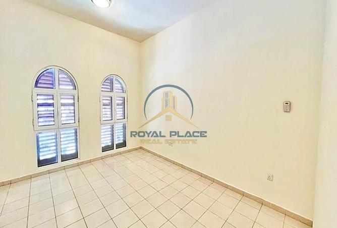 74254171 - Property Image 2