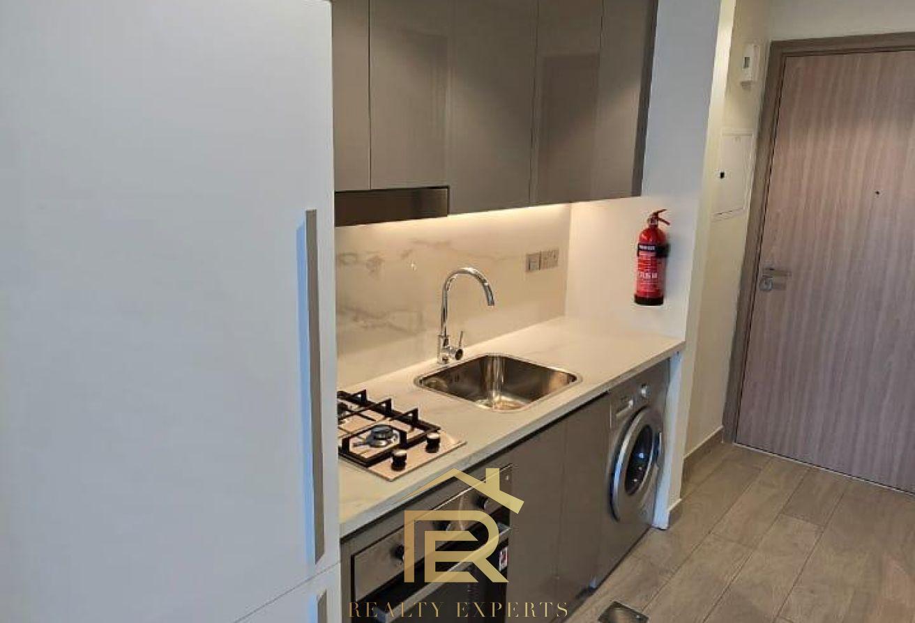 Hot Deal | Modern Studio with Balcony | Pool & Gym photo 5