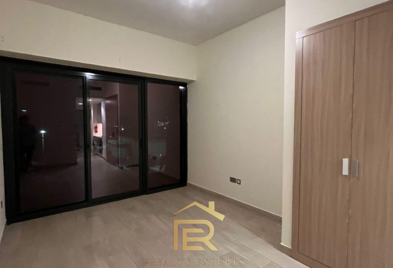 Hot Deal | Modern Studio with Balcony | Pool & Gym photo 7