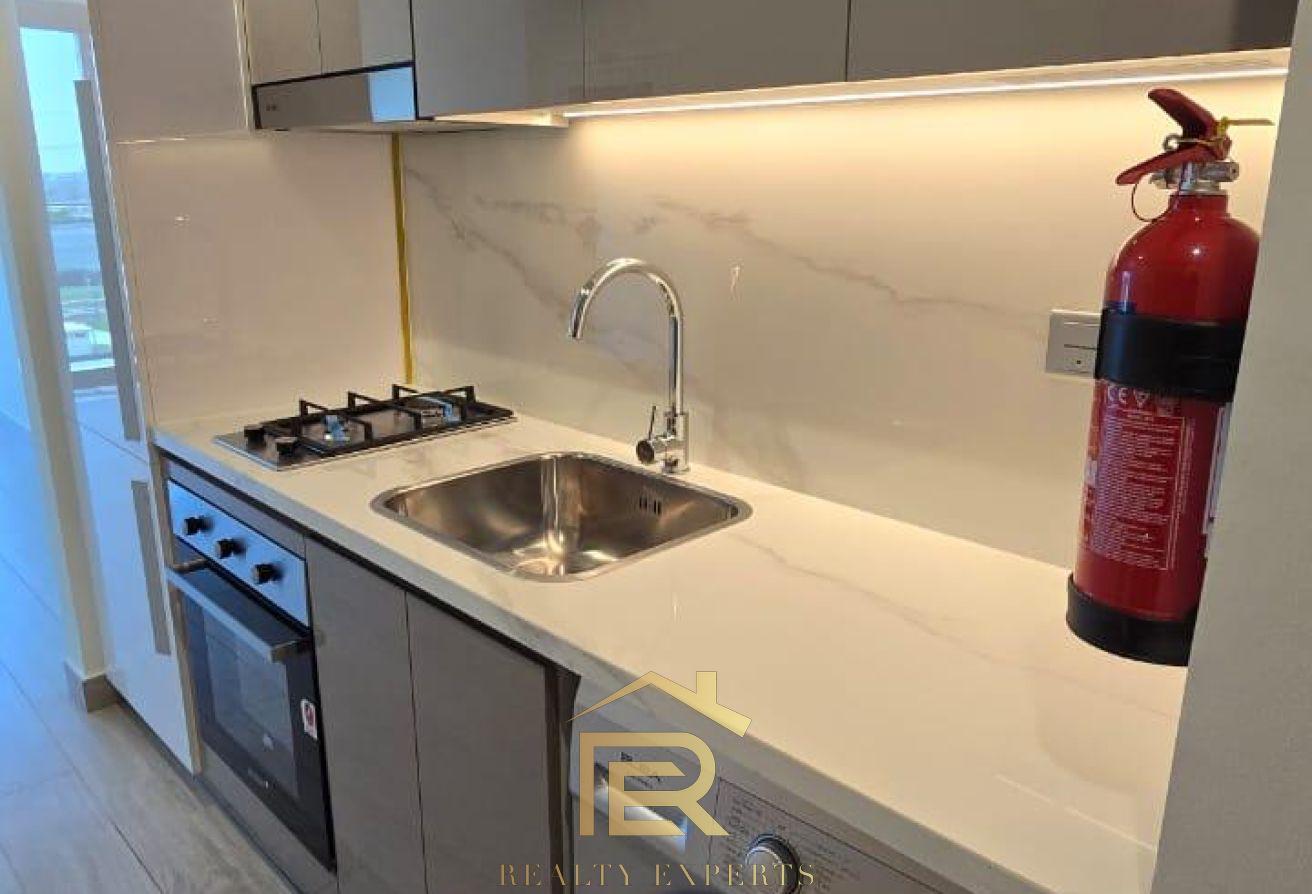 Hot Deal | Modern Studio with Balcony | Pool & Gym photo 6