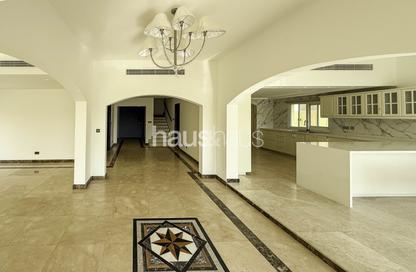 Villa - 4 - 5 for rent in Meadows 2 - Meadows - Dubai