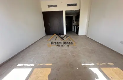 Apartment - Studio - 1 Bathroom for rent in Silicon Gates 1 - Silicon Gates - Dubai Silicon Oasis - Dubai