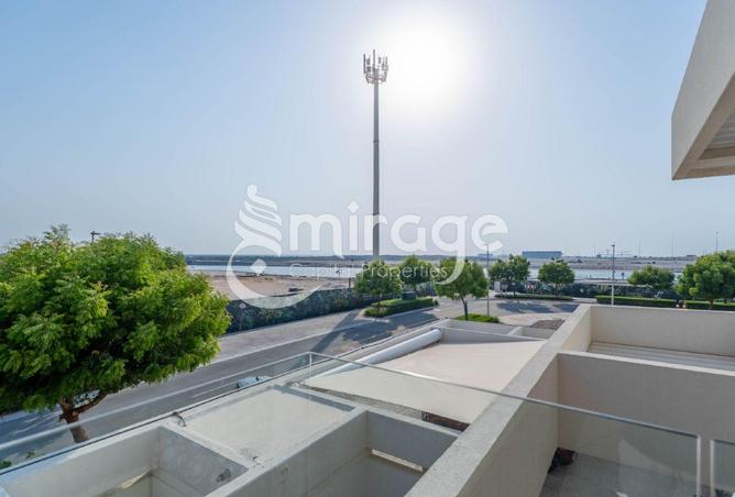 4-bed villa in West Yas · Mangrove view — photo 2