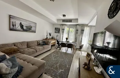 Villa - 2 Bedrooms - 3 Bathrooms for rent in Springs 8 - The Springs - Dubai
