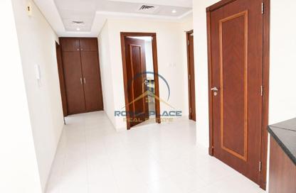 شقة - غرفة نوم - 2 حمامات للايجار في مبنى 58 - طراز البحر المتوسط - ديسكفري جاردنز - دبي