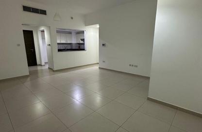 Apartment - 2 Bedrooms - 3 Bathrooms for rent in Al Khaleej Village - Al Ghadeer - Abu Dhabi