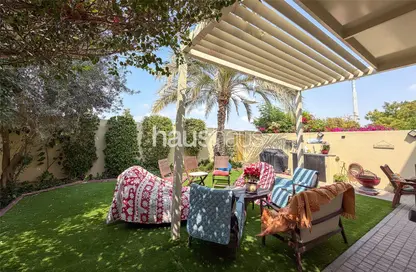 فيلا - 3 غرف نوم - 4 حمامات للبيع في الينابيع 11 - الينابيع - دبي