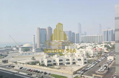 Apartment - 4 Bedrooms - 5 Bathrooms for rent in Cornich Al Khalidiya - Al Khalidiya - Abu Dhabi