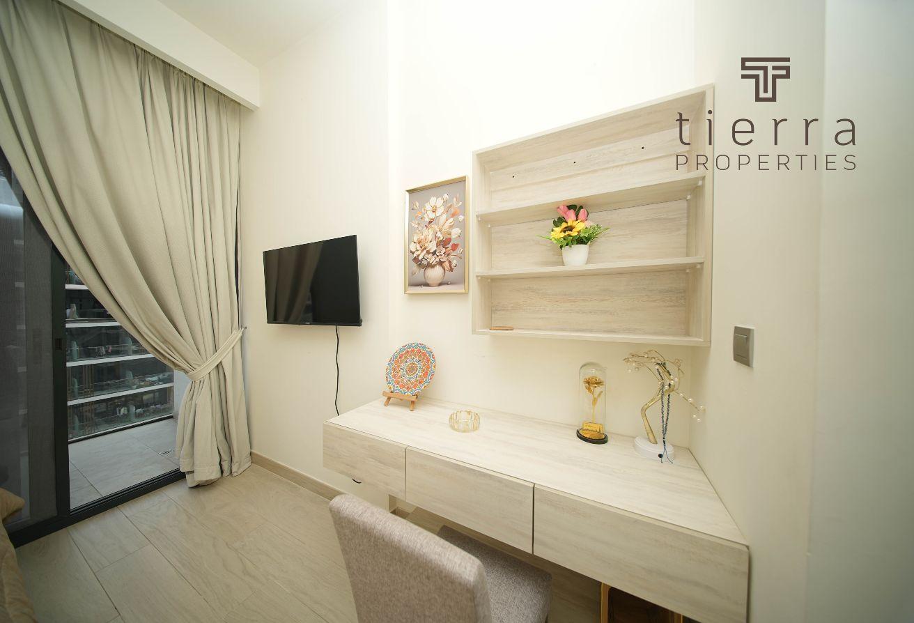 Pool View | Furnished | Balcony | 4 Cheques photo 9