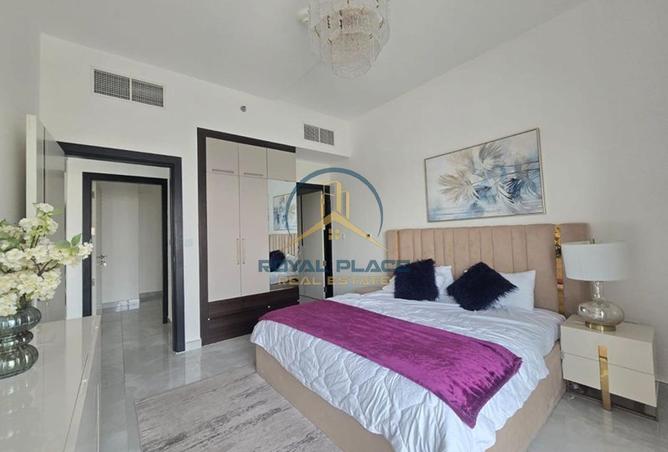 2BHK with Study | Luxurious Furnished | Near Metro photo 2