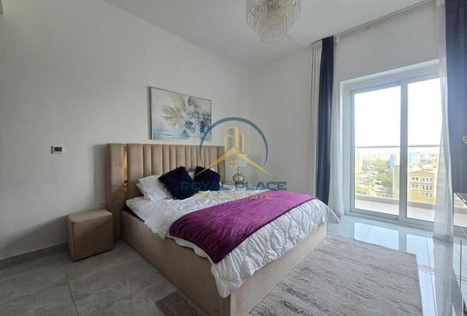 2BHK with Study | Luxurious Furnished | Near Metro photo 3