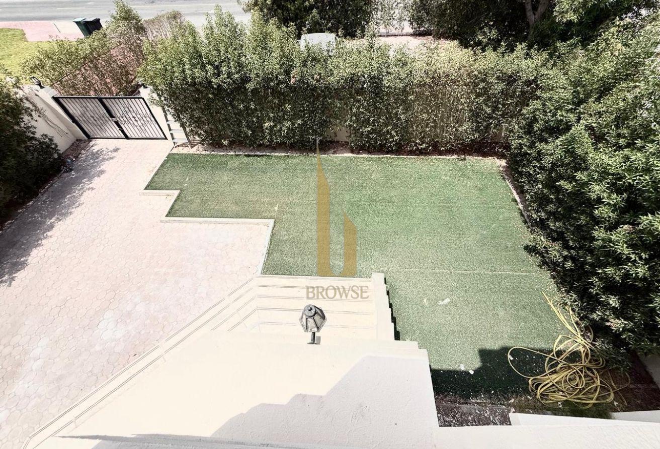 HUGE GARDEN SEM DETACHED SPLIT AC MANAGED VILLA photo 5