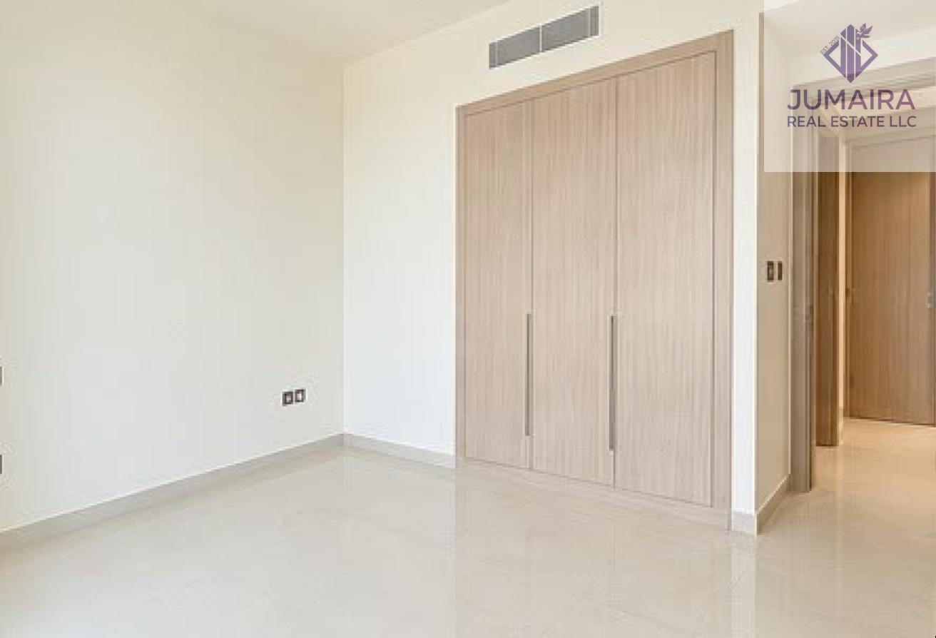 Modern 1BR | Prime Waterfront Location
