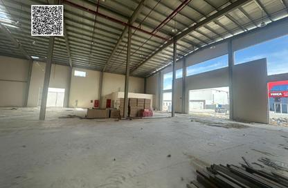 Warehouse - Studio - 2 Bathrooms for rent in Umm Al Thuoob - Umm Al Quwain