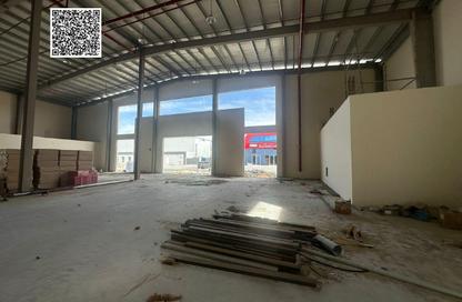 Warehouse - Studio - 2 Bathrooms for rent in Umm Al Thuoob - Umm Al Quwain