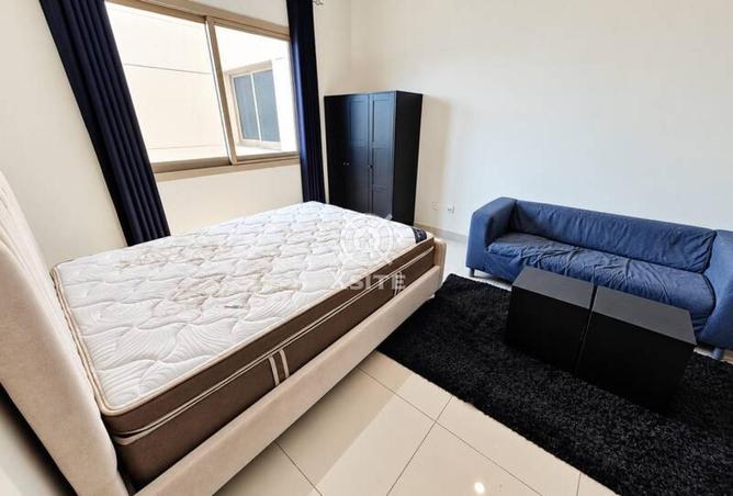 Fully Furnished |Modern Studio| Prime Location photo 2