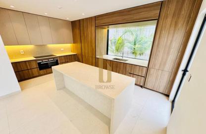 Villa - 5 Bedrooms - 5 Bathrooms for rent in Jumeirah 1 Villas - Jumeirah 1 - Jumeirah - Dubai