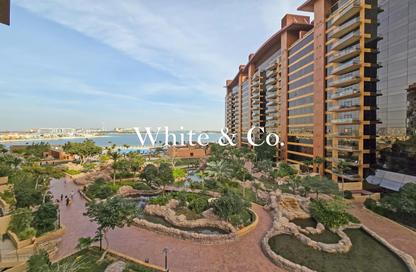 Apartment - 1 Bedroom - 2 Bathrooms for rent in Emerald - Tiara Residences - Palm Jumeirah - Dubai