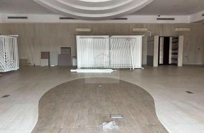 Retail - Studio - 1 Bathroom for rent in Dar Al-Khabeesi - Al Muraqqabat - Deira - Dubai