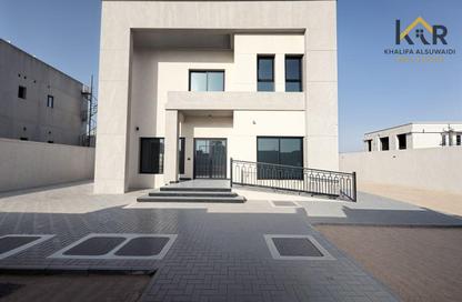 Villa - 4 Bedrooms - 5 Bathrooms for rent in Al Aweer 1 - Al Aweer - Dubai