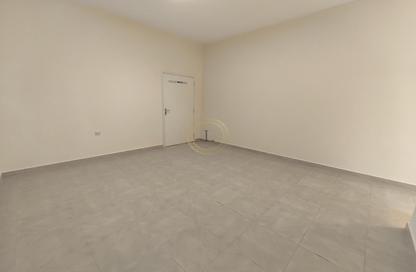 Apartment - Studio - 1 Bathroom for rent in Al Jaheli - Al Ain