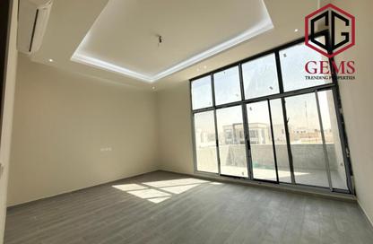 Villa - 5 Bedrooms - 6 Bathrooms for rent in Al Aweer 1 - Al Aweer - Dubai