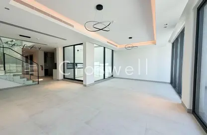 فيلا - 4 غرف نوم - 6 حمامات للايجار في القرية الغربية - الفرجان - دبي