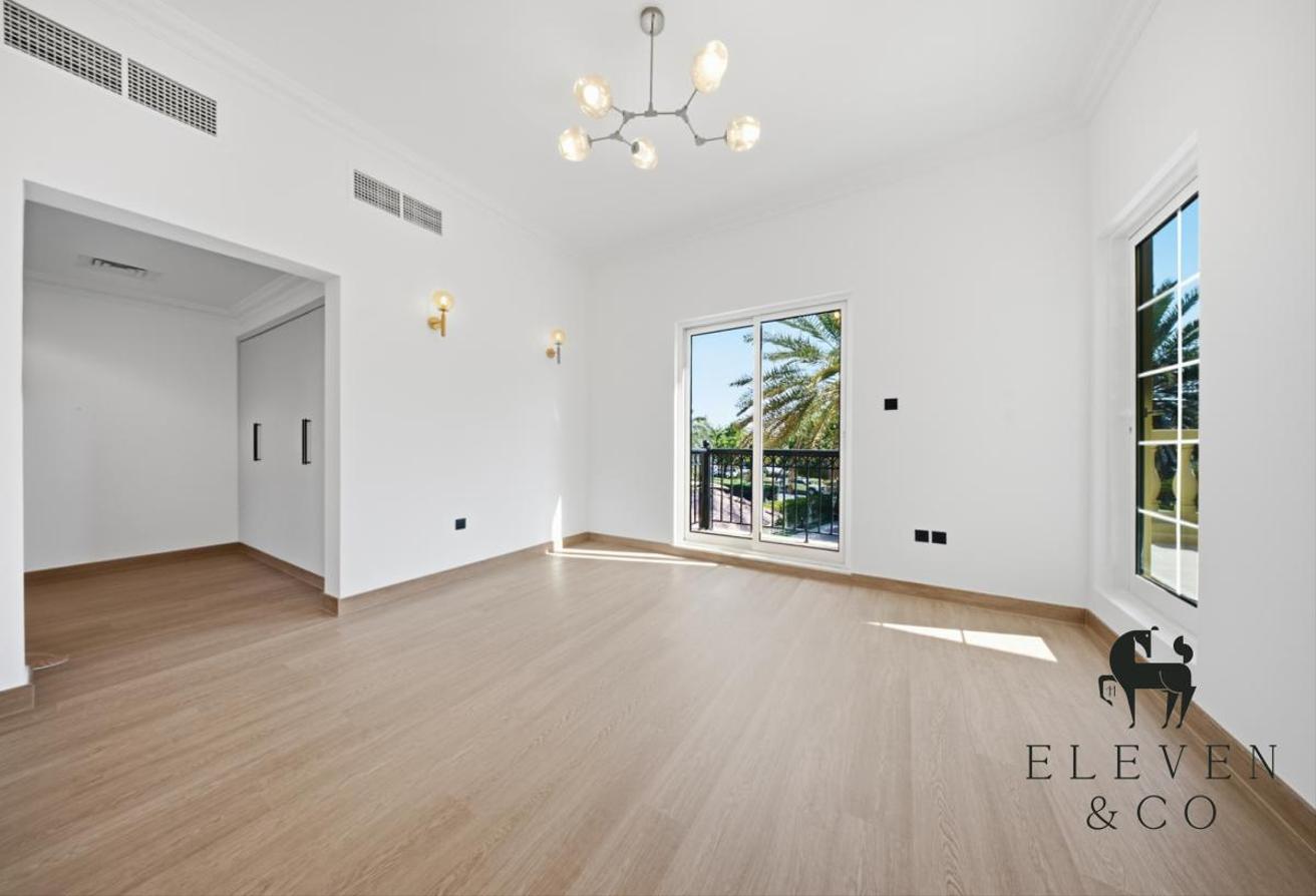 Beautifully Upgraded | Private Lakefront Villa photo 12