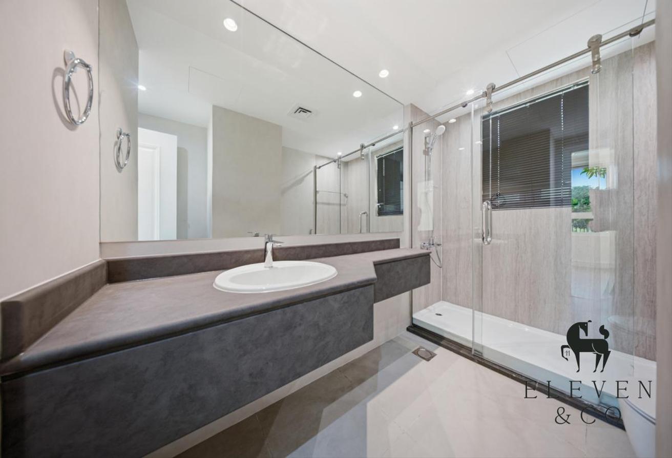 Beautifully Upgraded | Private Lakefront Villa photo 16