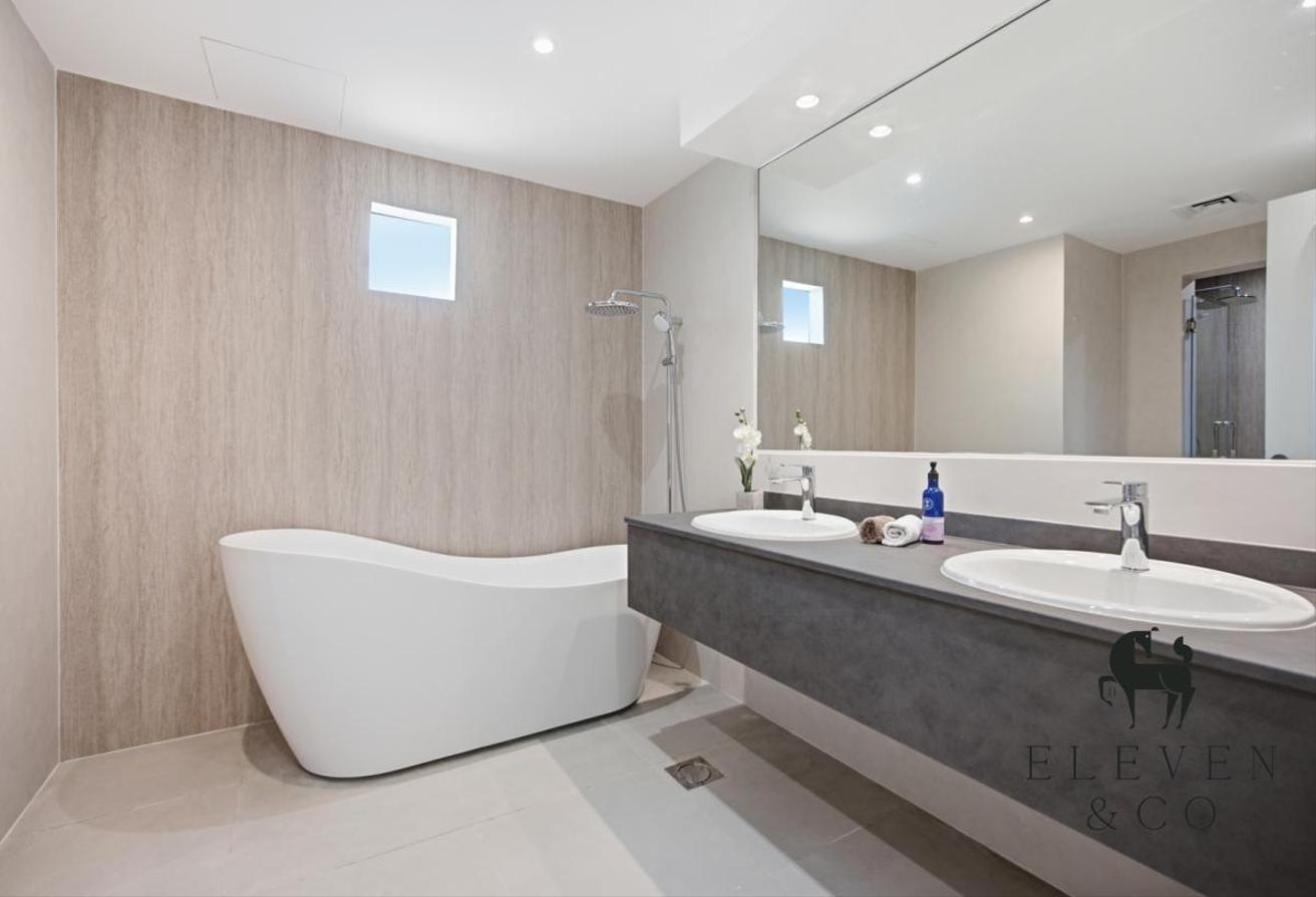Beautifully Upgraded | Private Lakefront Villa photo 10