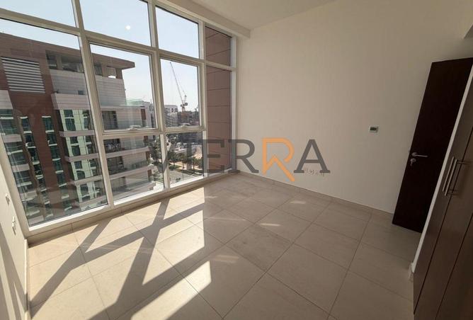 100421001 - Property Image 3