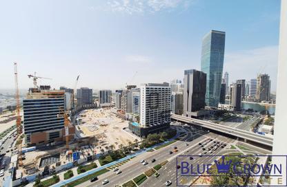 Apartment - Studio - 1 for rent in SOL Avenue - Business Bay - Dubai