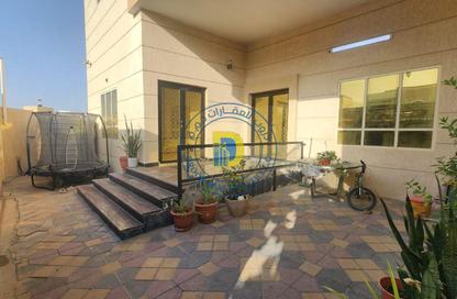 Villa - 5 Bedrooms - 7 Bathrooms for sale in Al Mowaihat 3 - Al Mowaihat - Ajman