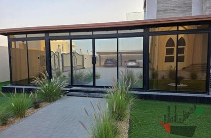 Villa - 3 Bedrooms - 5 Bathrooms for rent in Al Aweer 1 - Al Aweer - Dubai